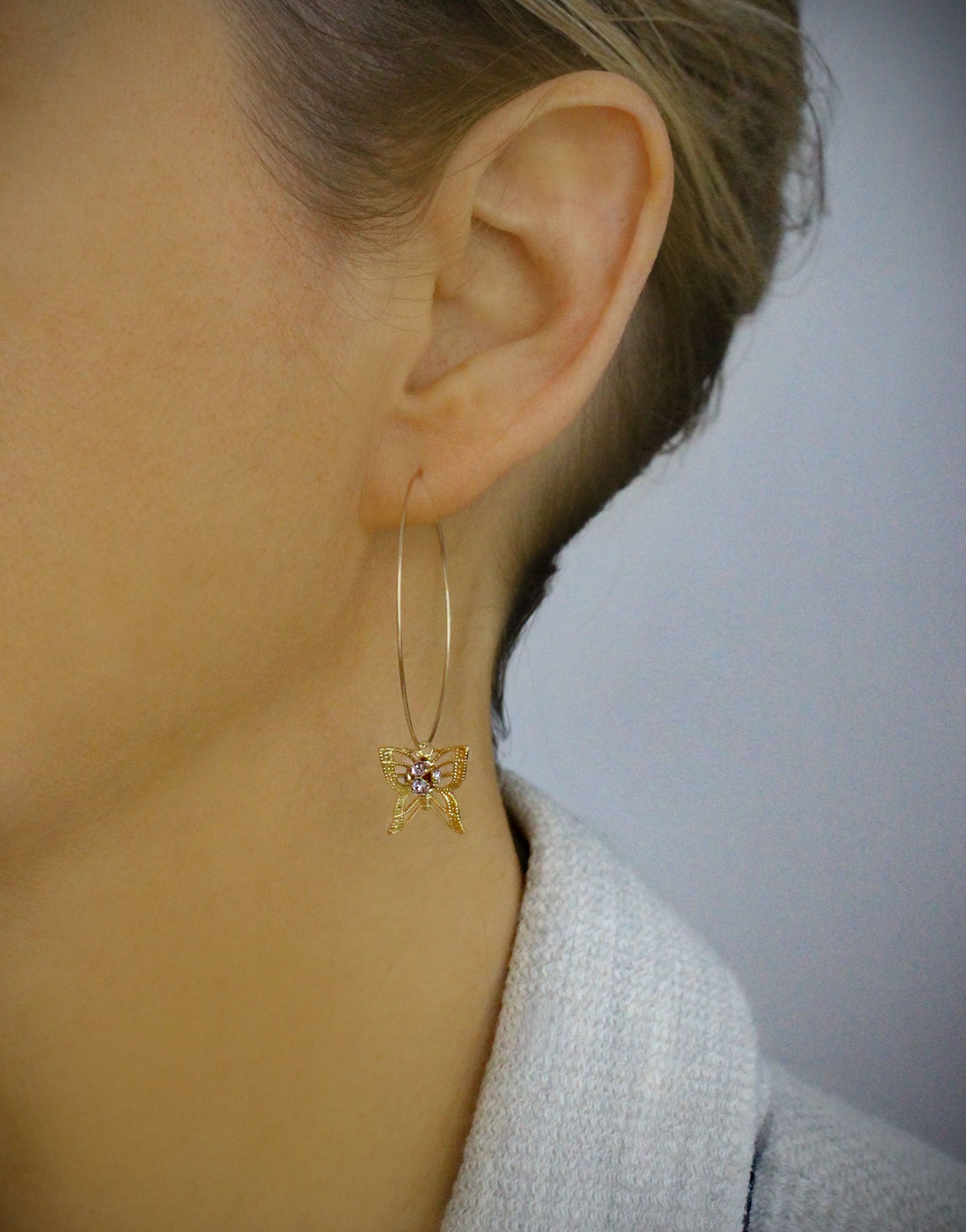 18K gold plated hoop earrings with butterfies and Austrian balls